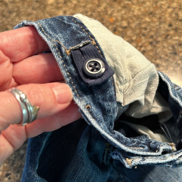 Old Navy skinny jeans with adjustable waist, elastic waist, lightly distressed - Picture 4 of 5